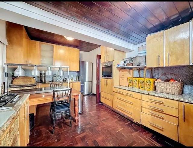 7 BEDROOM HOUSE FOR SALE IN MUCKLENEUK